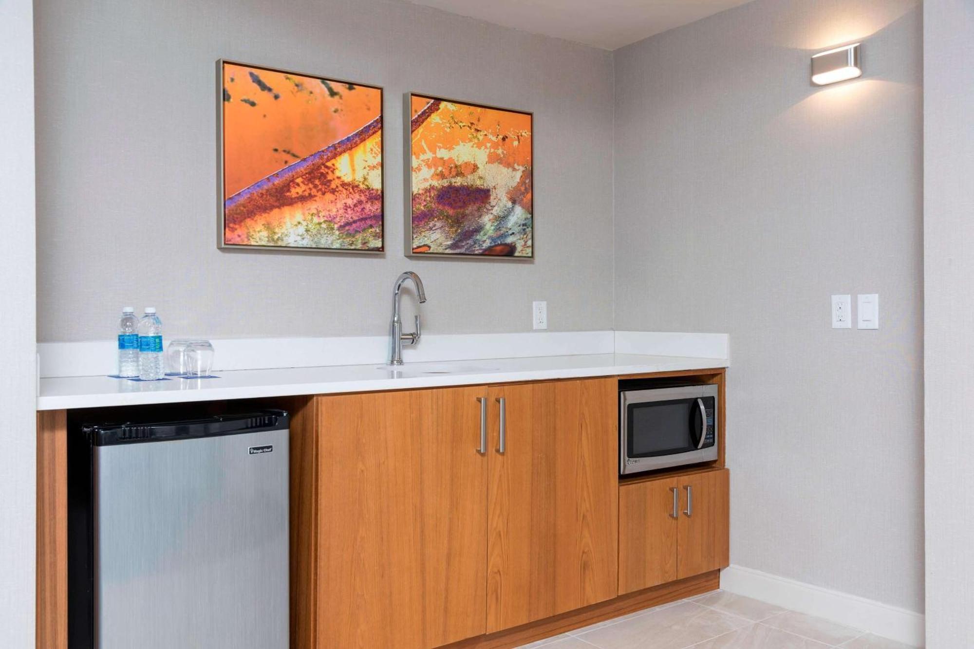 Sonesta Hotel Grand Rapids Airport Kentwood Εξωτερικό φωτογραφία